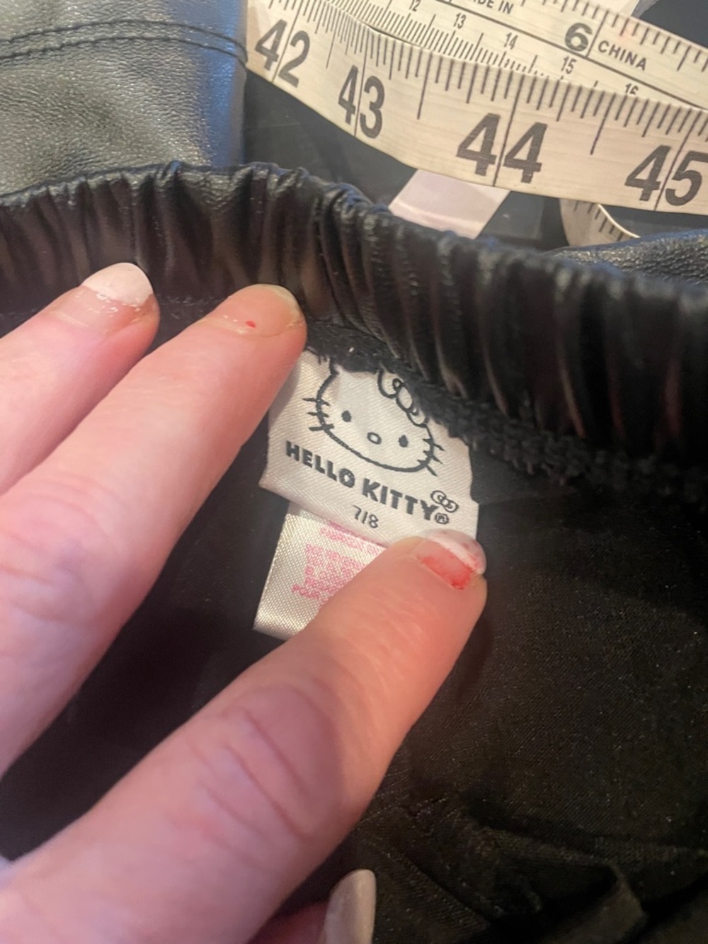 Black Faux Leather Pants hello kitty girls size 7/8 - Picture 4 of 5